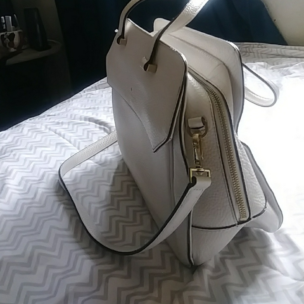 Purse - Picture 2 of 3